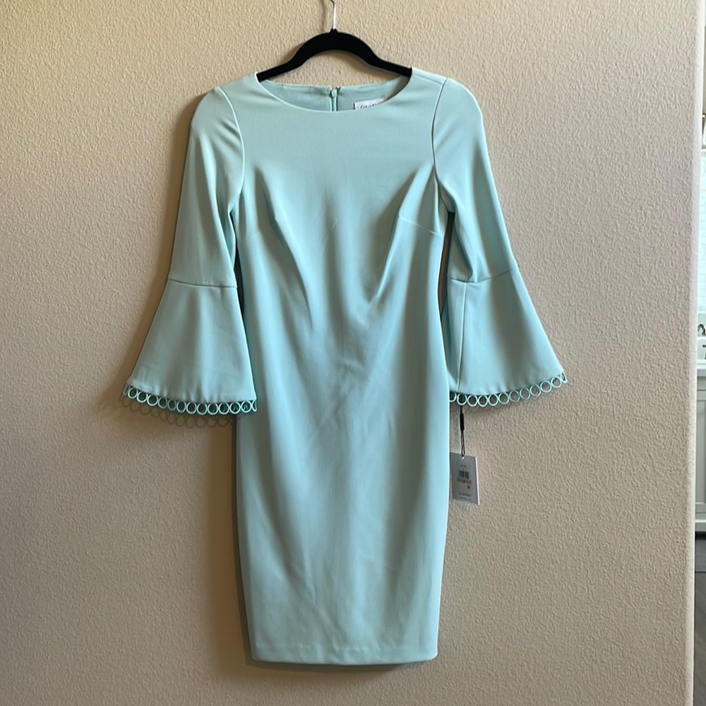 🩷Calvin Klein 3/4 length flared embellished sleeve sheath dress. blue, NWT, 2P